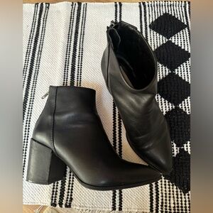 Steve Madden black heeled booties